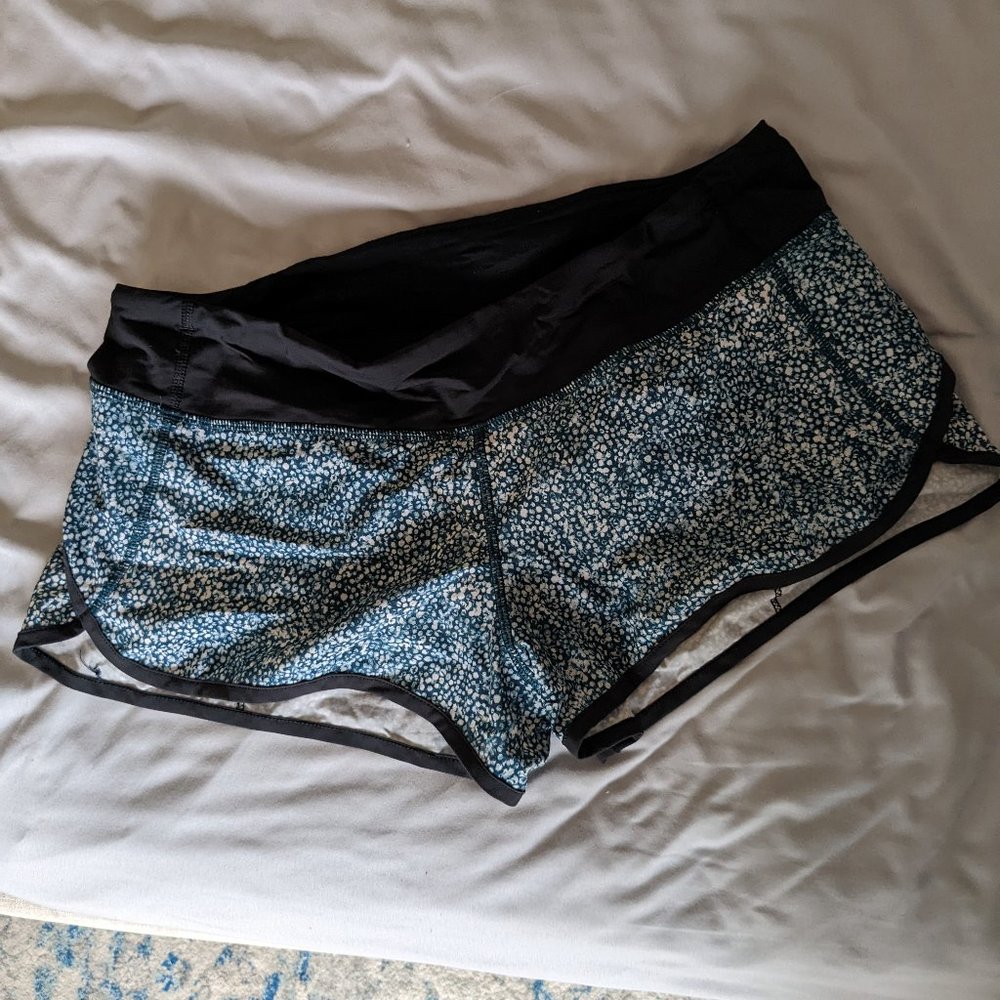 Lululemon Speed Up Shorts Blue Dots Fully Lined Size 8